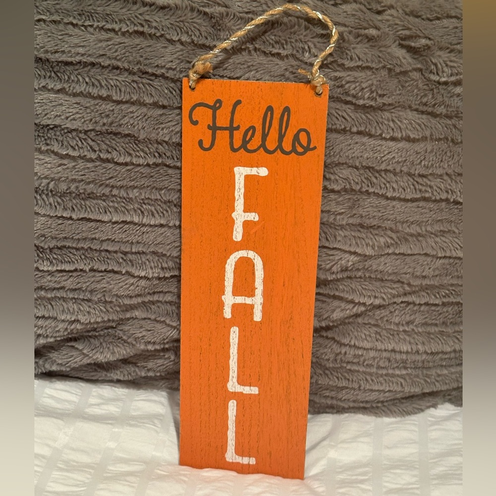 💥 $5 if bundled - Hello Fall Wall Sign with Silver Sparkle Edges NWT
